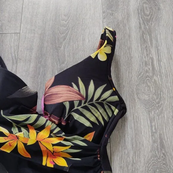 Miraclesuit Notched V Floral Print One Piece Swimsuit - Picture 6 of 15